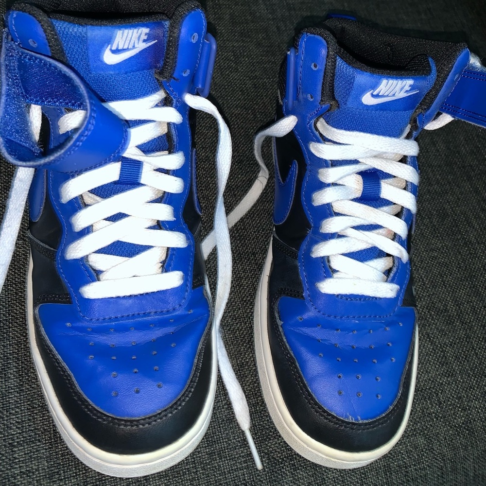 Nike boys size 5.5
